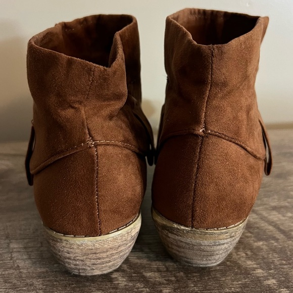 Forever 21 Short Ankle Cowgirl Boots Faux Suede Brown pointed toe Women’s Size 8 - Picture 3 of 9